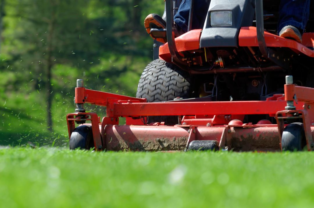 Precise lawn mowing