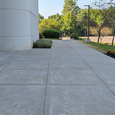 Colossal-Concrete-Restoration-with-Rust-Removal 17