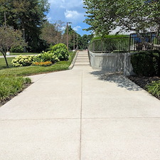 Colossal-Concrete-Restoration-with-Rust-Removal 10